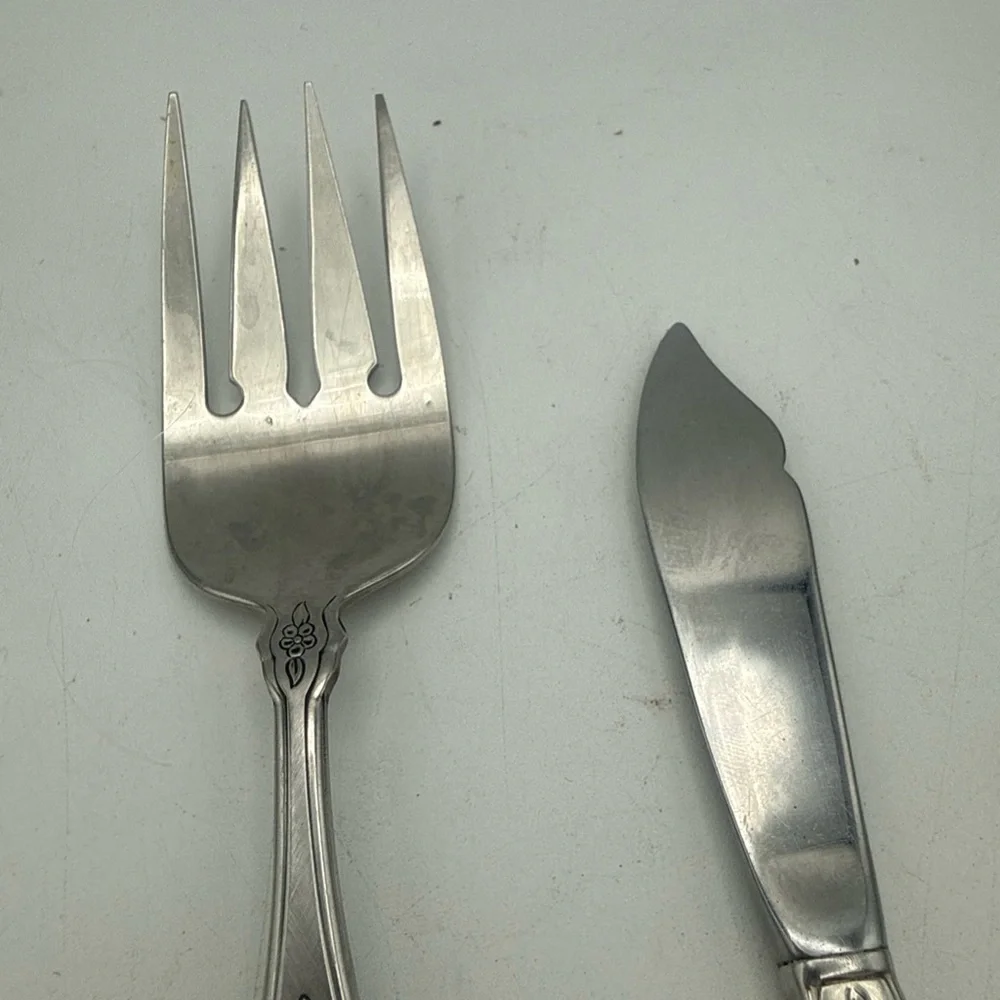 Oneida Community FANTASY Serving Fork & Butter Knife pierced Burnished Stainless